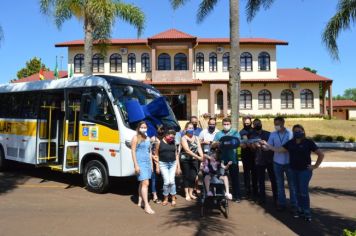 Secretaria Municipal da Educação recebe novo Micro-ônibus adaptado para o transporte dos alunos da Rede Municipal de Ensino de Coronel Barros