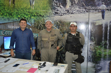 Policiais Militares realizam visita ao gabinete do Prefeito Edison Arnt