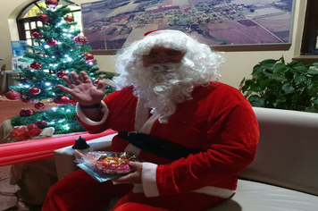 Papai Noel e diversão marcam o Natal das Crianças