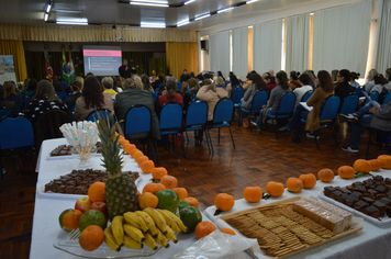 II Seminário Municipal de Educação reúne cerca de 100 profissionais na Escola Miguel Burnier