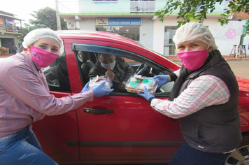 Emei de Coronel Barros inova e realiza Drive-Thru julino para manter vínculo com os alunos