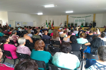 IX Encontro Municipal de Alimentação reúne aproximadamente 200 pessoas