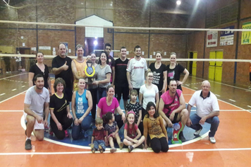 Equipe Amigos da Quadra vence o 2º Torneio Municipal de Vôlei Misto