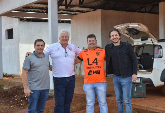 Prefeito de Coronel Barros Recebe Integrantes do Esporte Clube São Luiz e Visita Obra de Complexo Esportivo