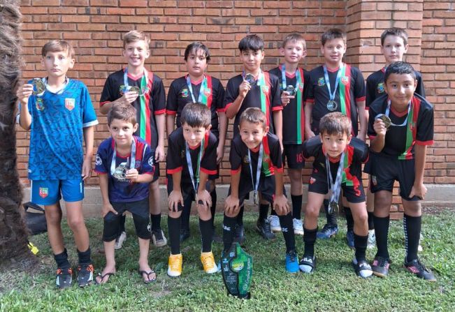 Escolinha de Coronel Barros brilha no encerramento da Copa Dunga em Ijuí