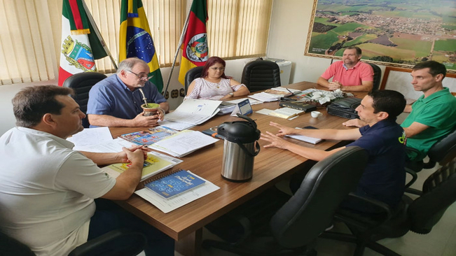 Equipe de organização da 8ª Expocelb define detalhes da feira