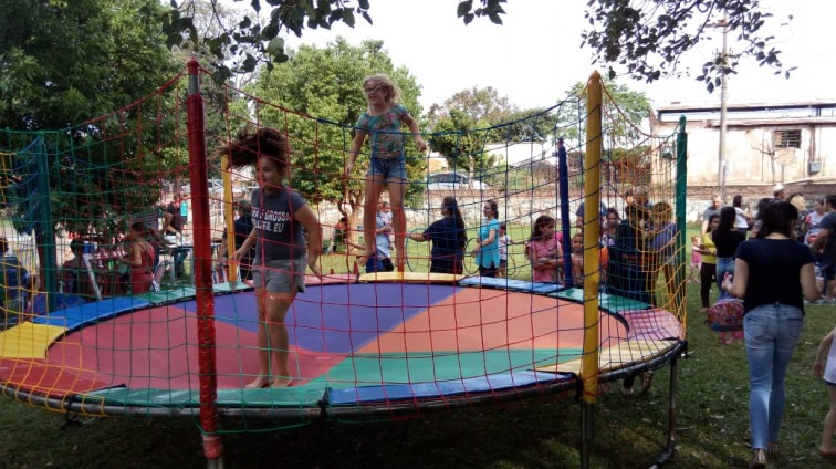 Dia da Família é marcado por confraternização e diversão na Escola Miguel Burnier