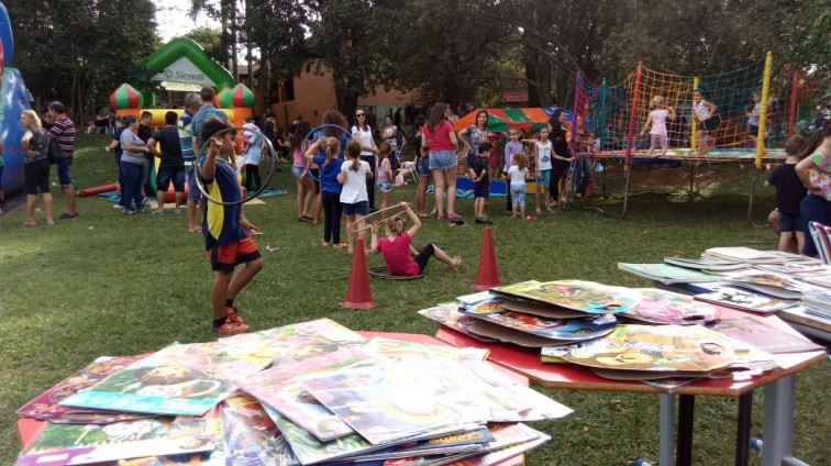 Dia da Família é marcado por confraternização e diversão na Escola Miguel Burnier